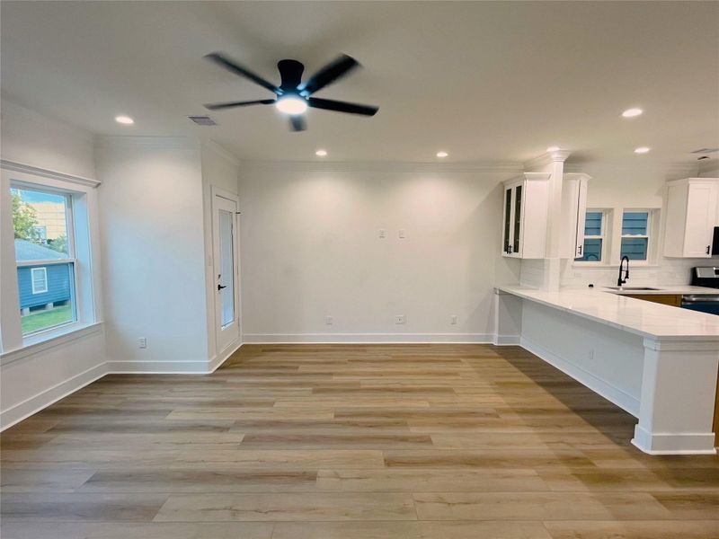 Spacious, unfurnished interior of a new home in , Houston (Image 44).