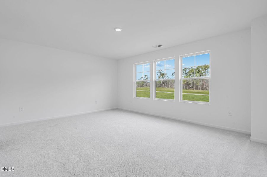 SUN_CaitlinCrossing_Pic_OakleyII-8