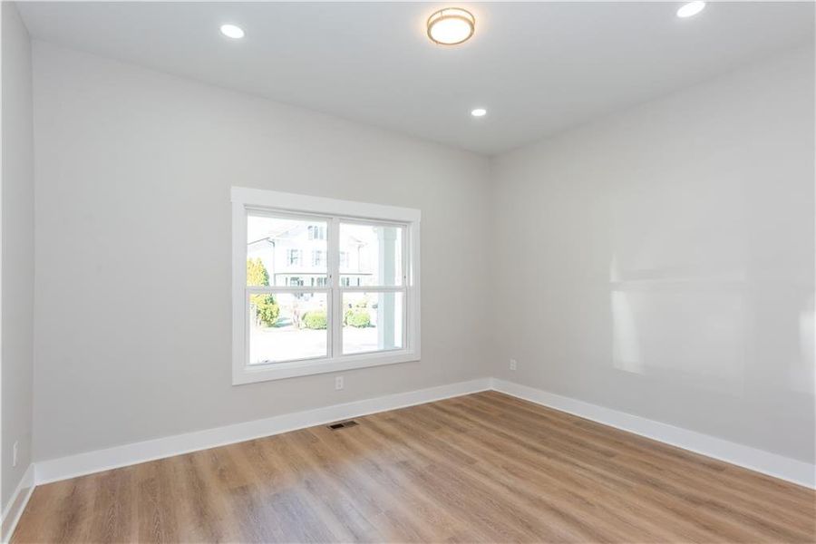 Spacious, unfurnished interior of a new home in , East Point (Image 20).