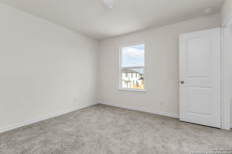 Spacious, unfurnished interior of a new home in Medina Crossing, Von Ormy (Image 8).