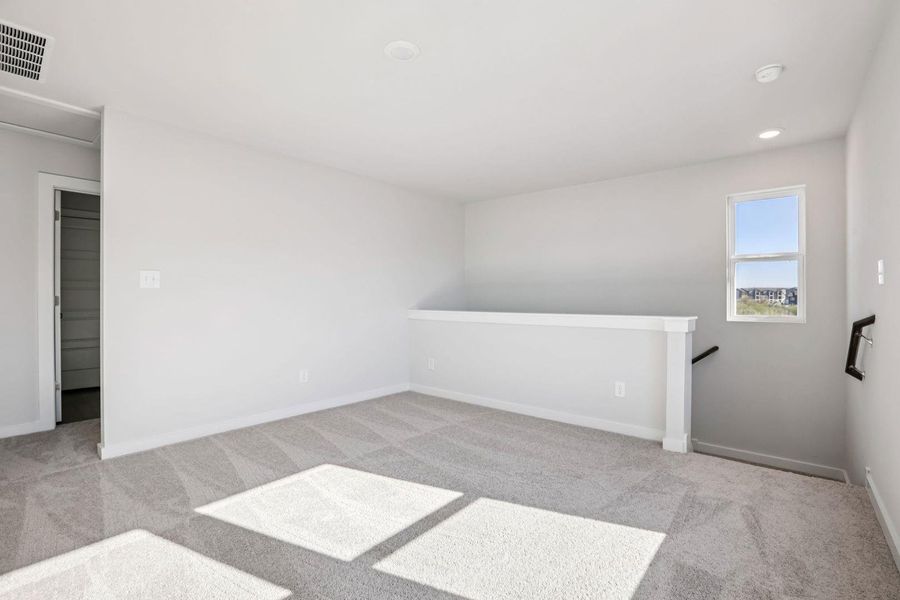 Spacious, unfurnished interior of a new home in Pinnacle at Cottonwood Creek, San Marcos (Image 20).