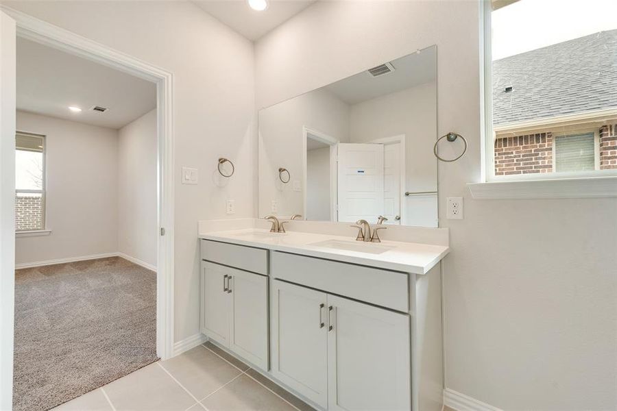 Furnished interior view inside a new home in Sutton Fields, Celina (Image 9).