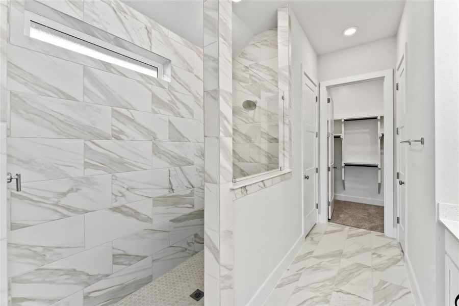 Spacious, unfurnished interior of a new home in Ellwood, Iowa Colony (Image 23).