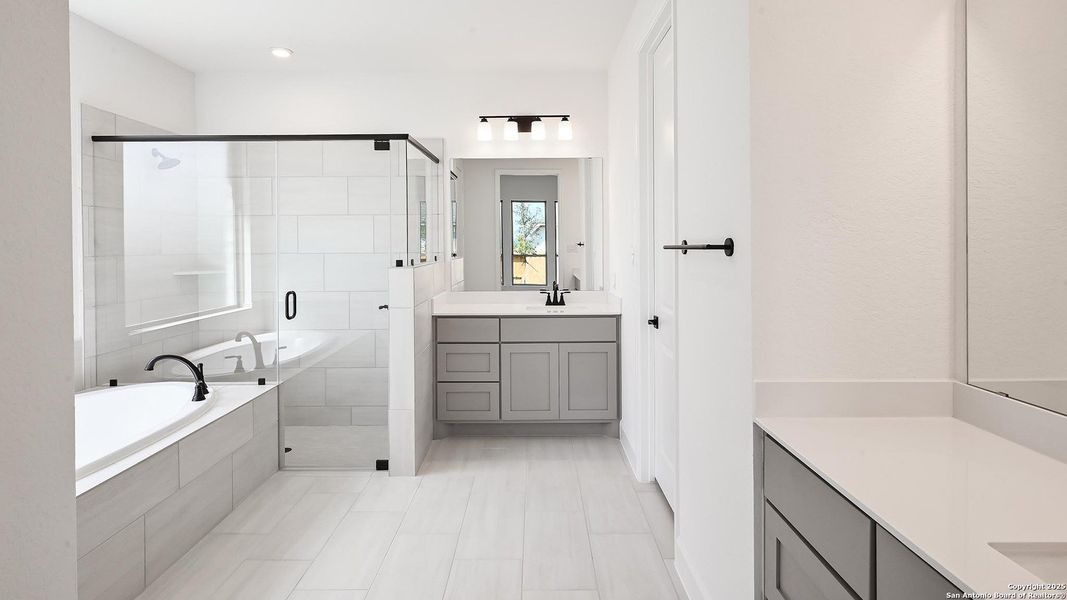 Furnished interior view inside a new home in Homestead 55', Cibolo (Image 6).