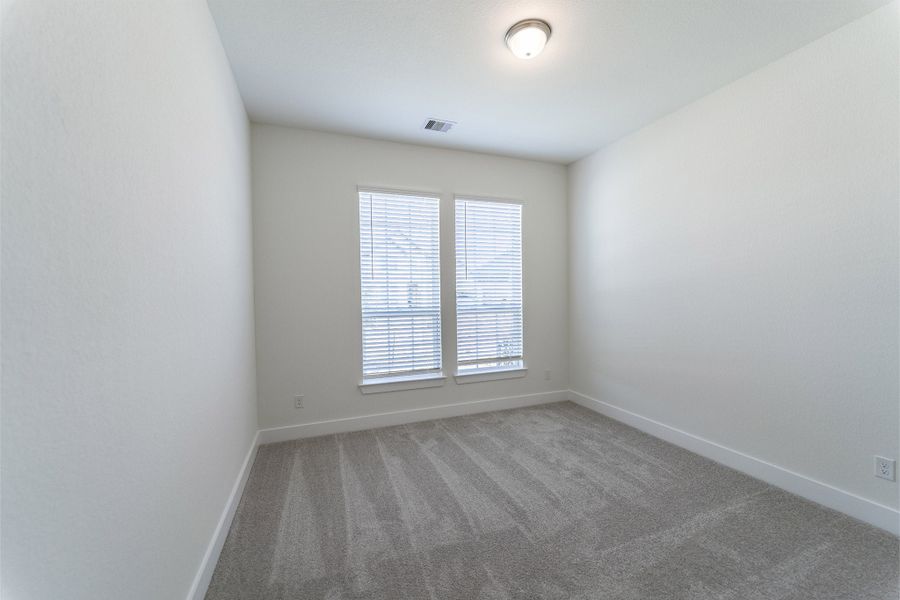 Spacious, unfurnished interior of a new home in Westwood, League City (Image 25).