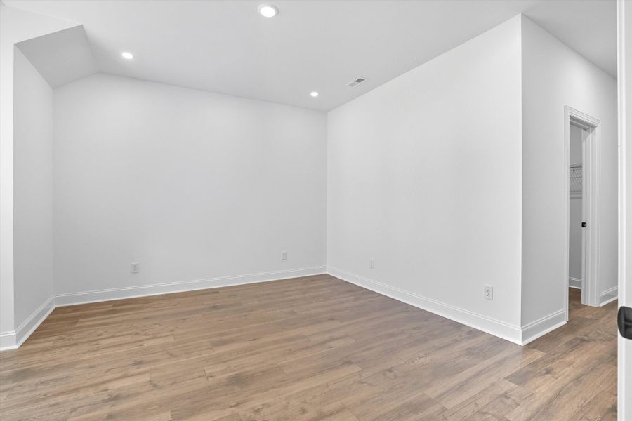 Spacious, unfurnished interior of a new home in , Johns Island (Image 23).