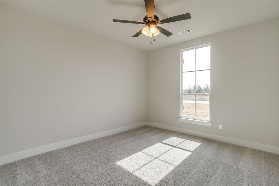 Spacious, unfurnished interior of a new home in Waterfall Ranch Estates, Waxahachie (Image 33).
