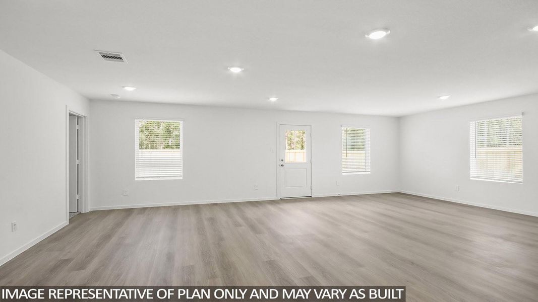 Spacious, unfurnished interior of a new home in Silverthorne, Conroe (Image 12).