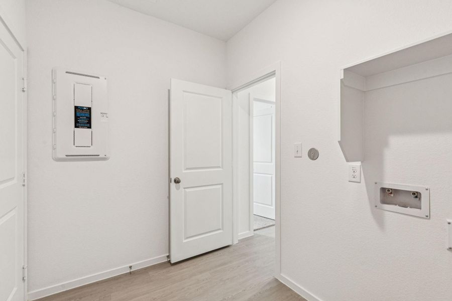 Spacious, unfurnished interior of a new home in Montgomery Bend, Montgomery (Image 19).