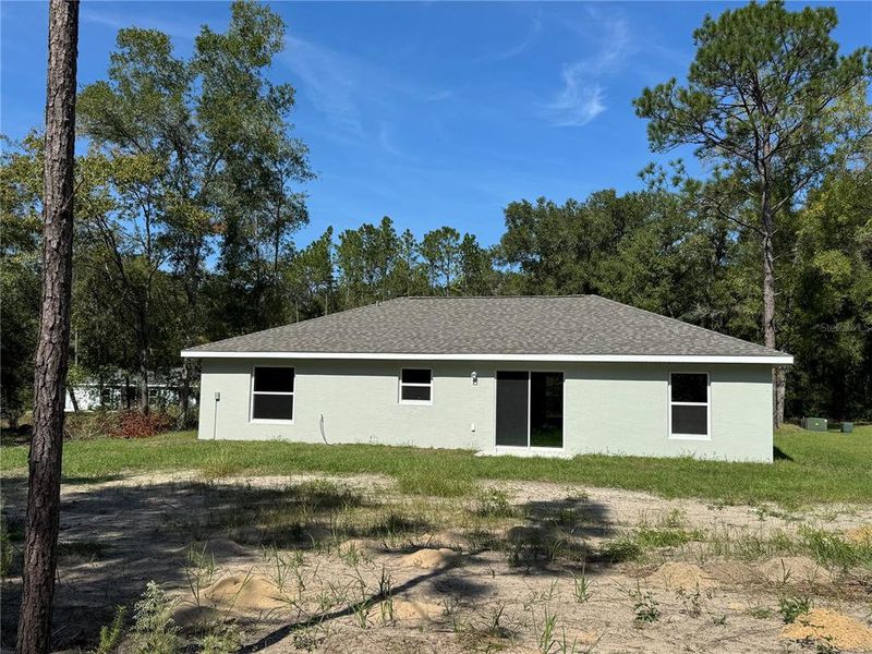 Exterior details and patio area of a home in , Dunnellon (Image 16).