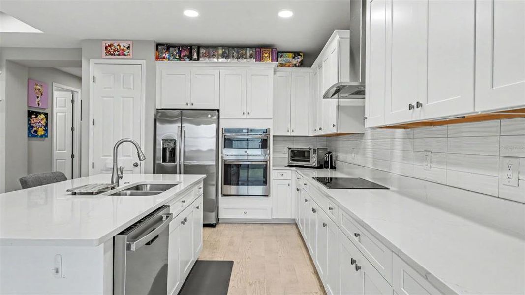 Furnished interior view inside a new home in , Lakeland (Image 19).