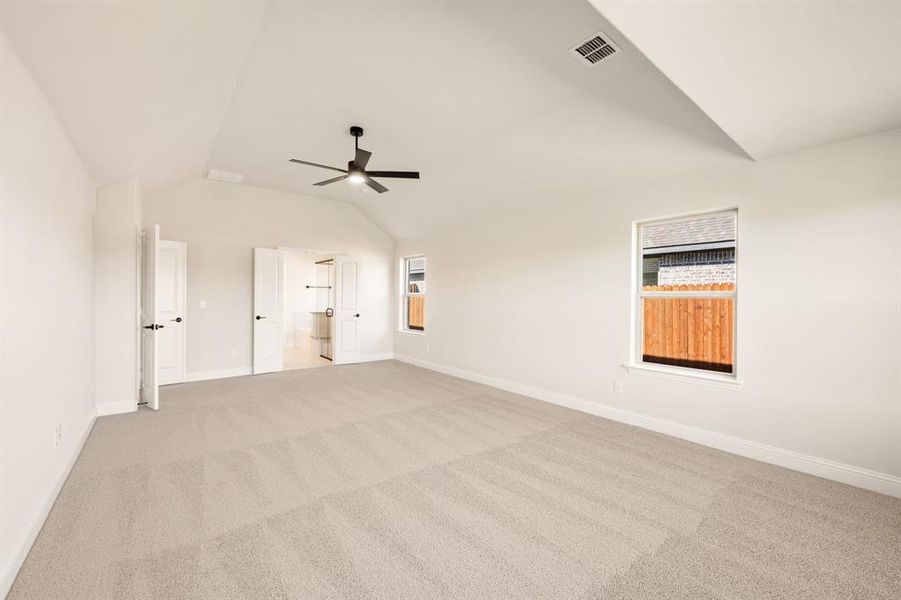 Spacious, unfurnished interior of a new home in The Retreat at North Grove 60, Waxahachie (Image 21). Spacious, unfurnished interior of a new home in The Retreat at North Grove 60, Waxahachie (Image 21).