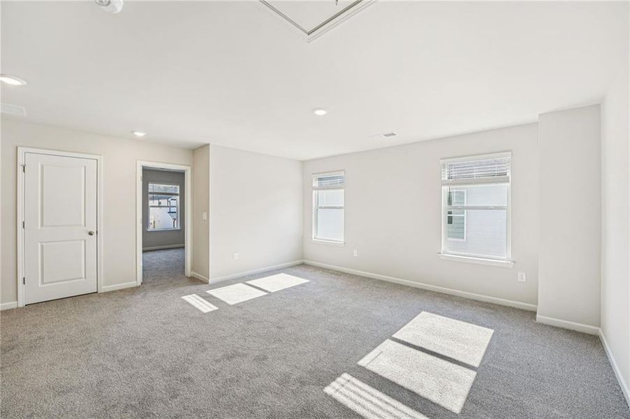 Spacious, unfurnished interior of a new home in Westmont Preserve, Powder Springs (Image 52).