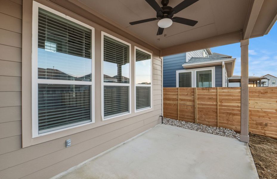 Exterior details and patio area of a home in Horizon Lake, Leander (Image 29).