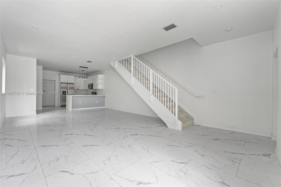 Spacious, unfurnished interior of a new home in , Pompano Beach (Image 11).