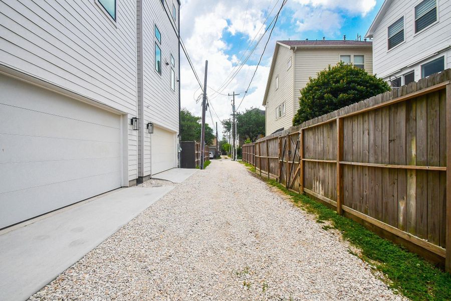 Allely for Private Access to Garage.