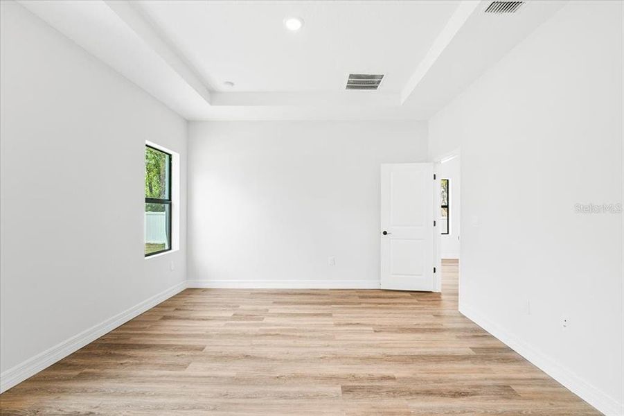 Spacious, unfurnished interior of a new home in , North Port (Image 19).