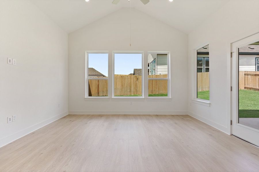 Spacious, unfurnished interior of a new home in Loyola, Austin (Image 13).