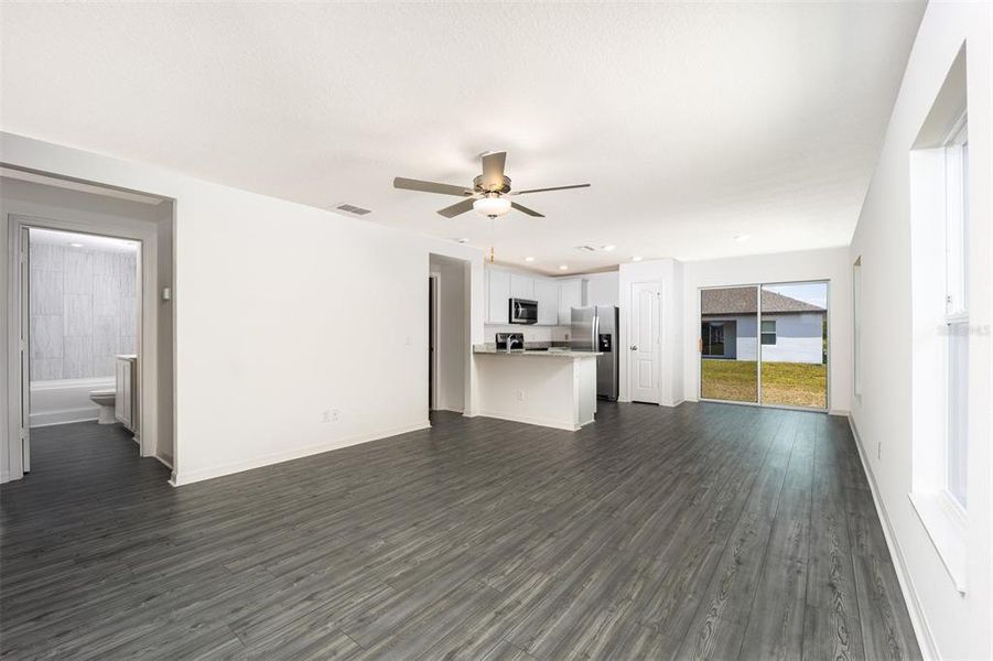 Spacious, unfurnished interior of a new home in Gum Lake Preserve, Lake Alfred (Image 16). Spacious, unfurnished interior of a new home in Gum Lake Preserve, Lake Alfred (Image 16).