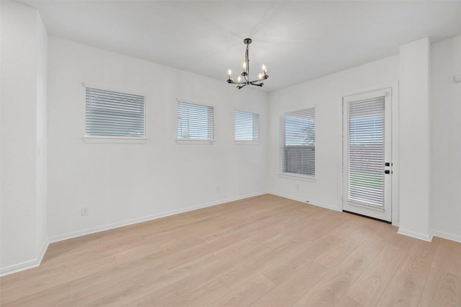 Spacious, unfurnished interior of a new home in Oakwood Estates, Waller (Image 33).