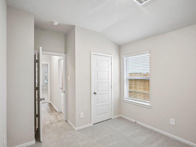 Spacious, unfurnished interior of a new home in Heights of Barbers Hill, Baytown (Image 33).