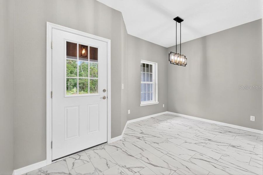 Spacious, unfurnished interior of a new home in , Ocklawaha (Image 17).