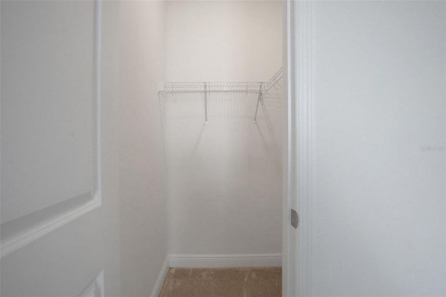 Spacious, unfurnished interior of a new home in Bungalow Walk at Lakewood Ranch, Sarasota (Image 27).