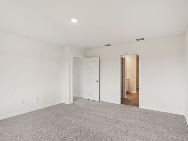 Spacious, unfurnished interior of a new home in Two Rivers - Premier Series, Zephyrhills (Image 8).