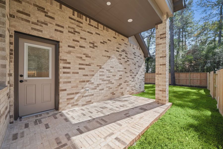 Representative exterior details of a home built from the San Francisco by Chesmar Homes in The Woodlands Hills, Willis (Image 4). Representative exterior details of a home built from the San Francisco by Chesmar Homes in The Woodlands Hills, Willis (Image 4).