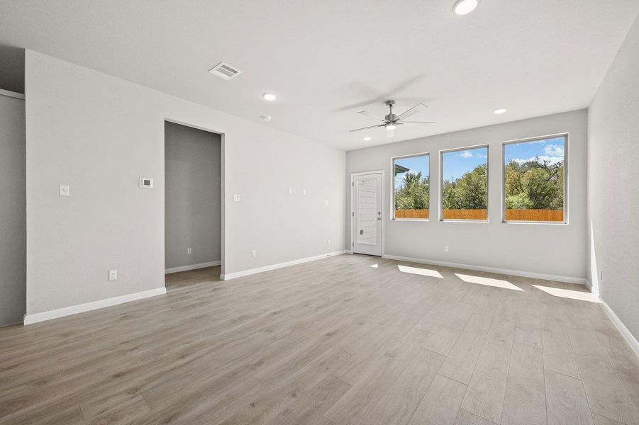 Spacious, unfurnished interior of a new home in Trinity Ranch, Elgin (Image 23). Spacious, unfurnished interior of a new home in Trinity Ranch, Elgin (Image 23).