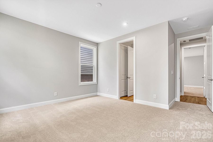 Spacious, unfurnished interior of a new home in Cresswind Charlotte, Charlotte (Image 25).