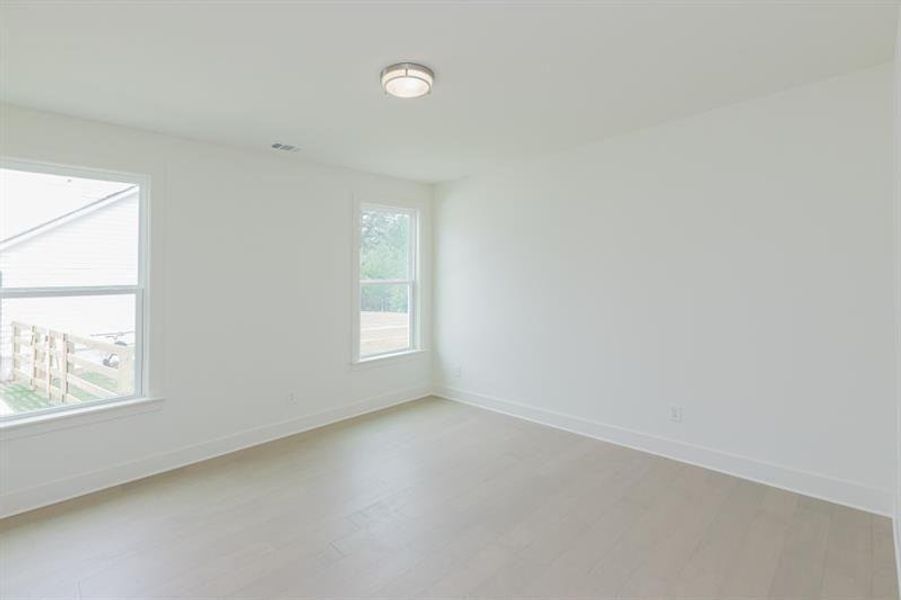 Spacious, unfurnished interior of a new home in , Gainesville (Image 18).