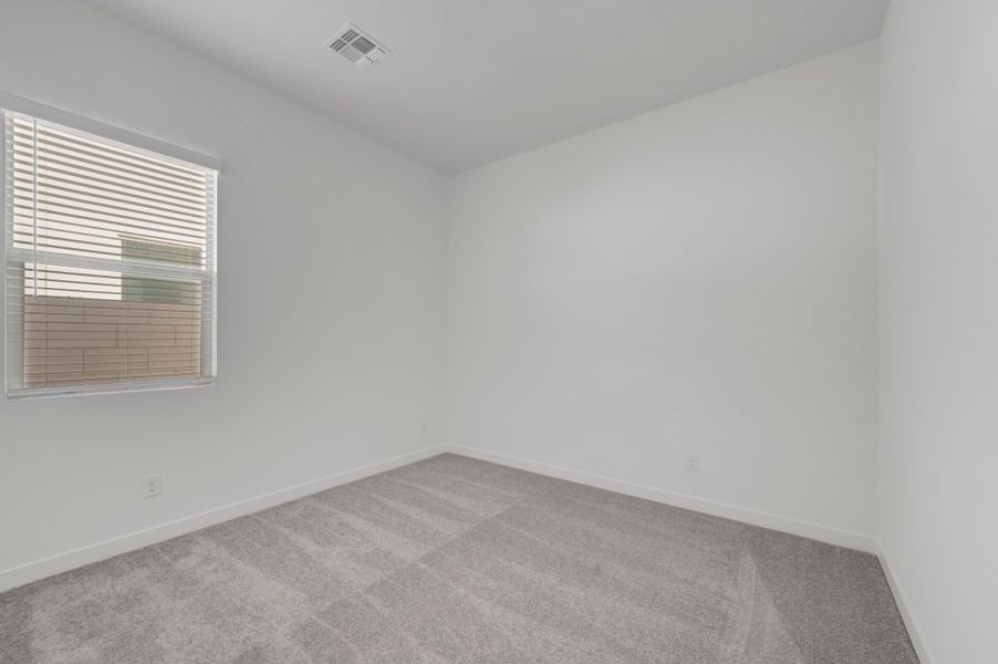 Spacious, unfurnished interior of a new home in Terraza, San Tan Valley (Image 28).
