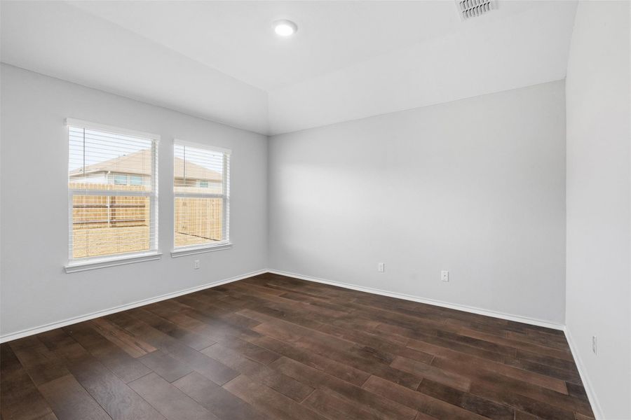 Spacious, unfurnished interior of a new home in , Troy (Image 32).