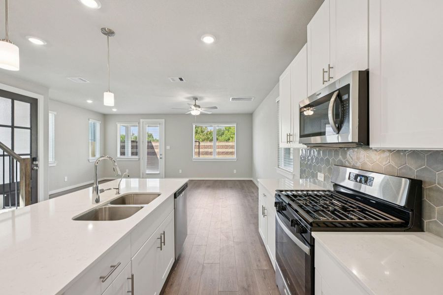 Photo is not of the actual home, but is an inspirational photo of builder’s model home and may depict options, furnishings, and/or decorator features that are not included Photo is not of the actual home, but is an inspirational photo of builder’s model home and may depict options, furnishings, and/or decorator features that are not included