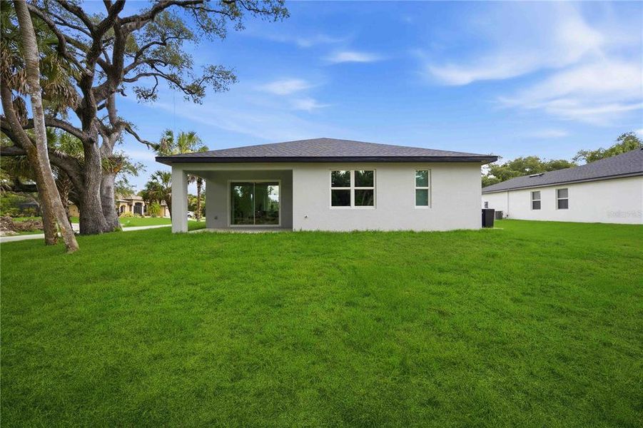 Exterior details and patio area of a home in , Port Charlotte (Image 31).