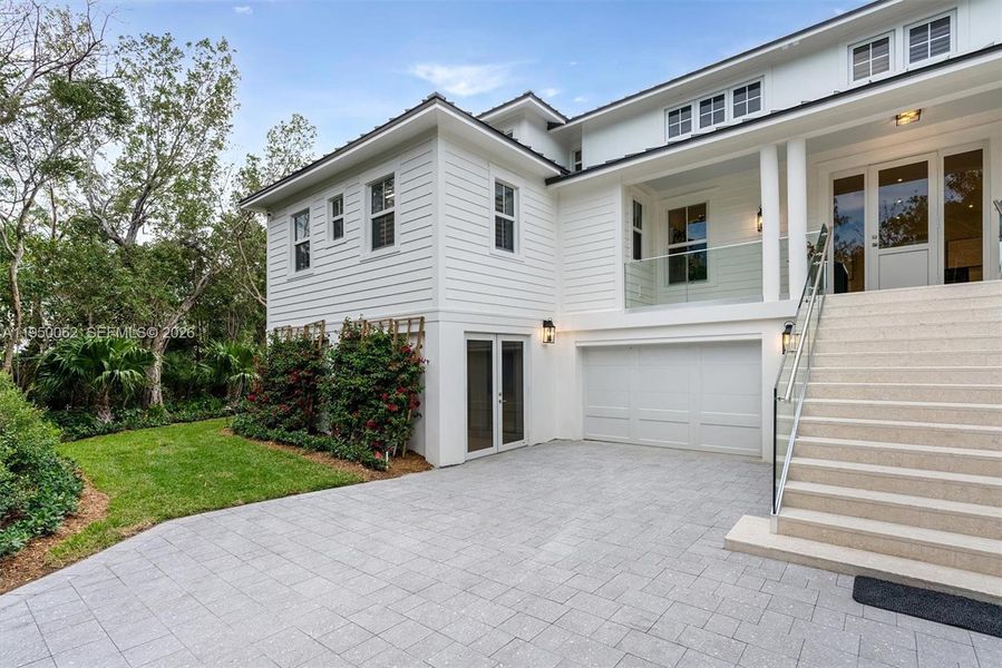 Exterior details and patio area of a home in , Islamorada, Village of Islands (Image 22).