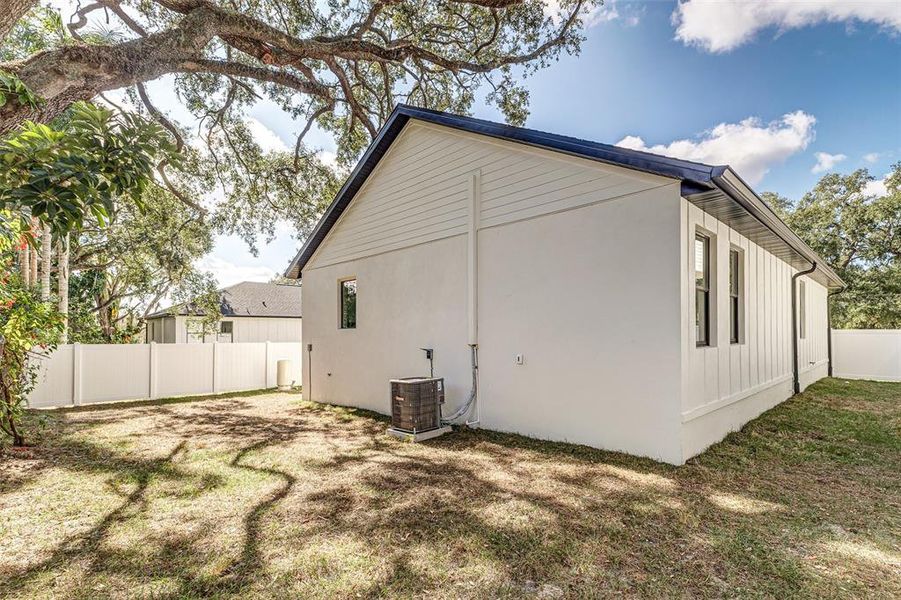 Exterior details and patio area of a home in , Tampa (Image 25).