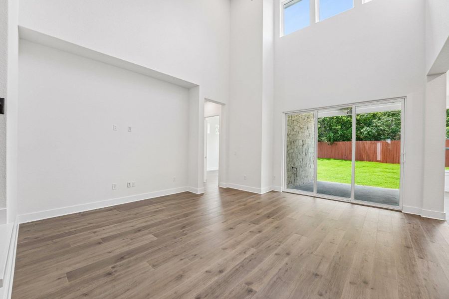 Spacious, unfurnished interior of a new home in Sauls Ranch, Round Rock (Image 31).