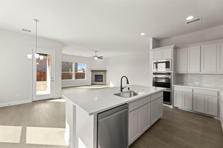11. 3204 Agnew - Kitchen (3)