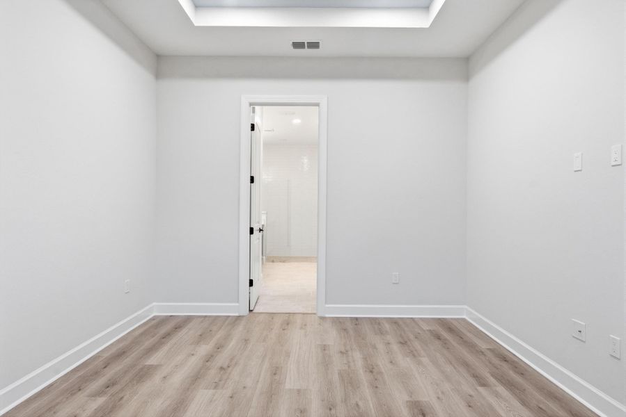 Spacious, unfurnished interior of a new home in Beachview Cove, Ormond Beach (Image 44).