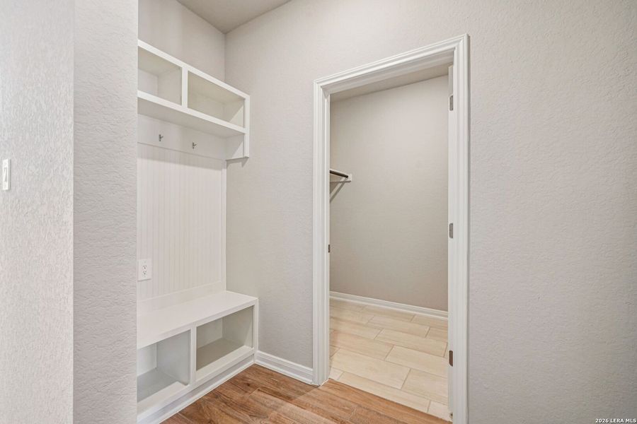 Spacious, unfurnished interior of a new home in Estancia Ranch - Classic Series, San Antonio (Image 19).