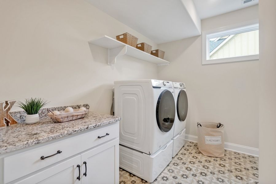 Grace Bay, Command Center Laundry