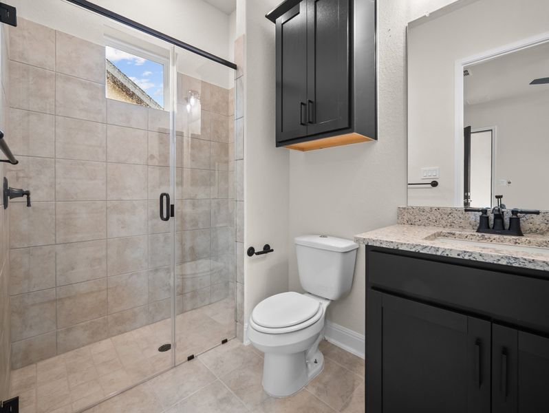 Furnished interior view inside a new home in Cibolo Crossing, Universal City (Image 7).