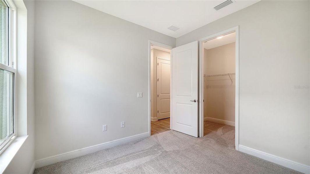Spacious, unfurnished interior of a new home in Canoe Creek, Parrish (Image 31).