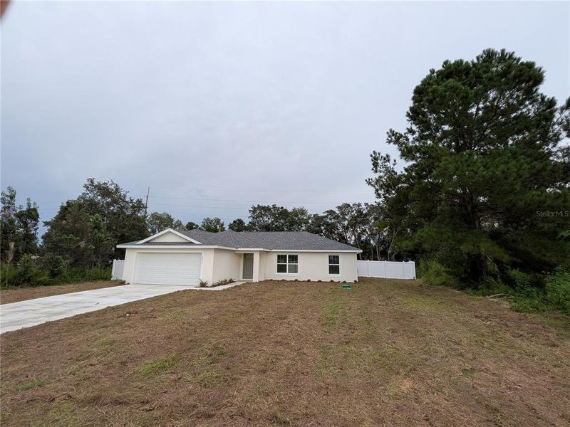Exterior details and patio area of a home in , Ocala (Image 2). Exterior details and patio area of a home in , Ocala (Image 2).