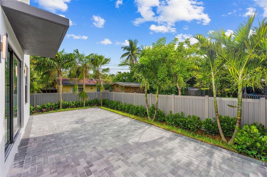 Exterior details and patio area of a home in , Fort Lauderdale (Image 25). Exterior details and patio area of a home in , Fort Lauderdale (Image 25).