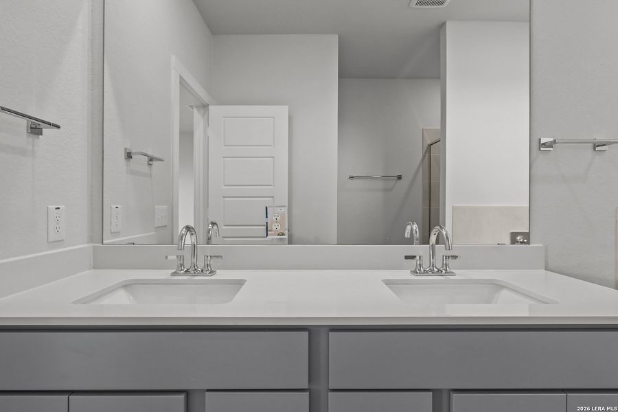 Close-up of interior finishes inside a home in Cinco Lakes, San Antonio (Image 13).