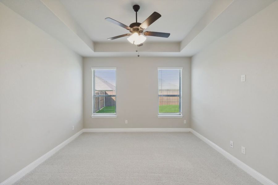 Spacious, unfurnished interior of a new home in Summer Crest, Fort Worth (Image 10).