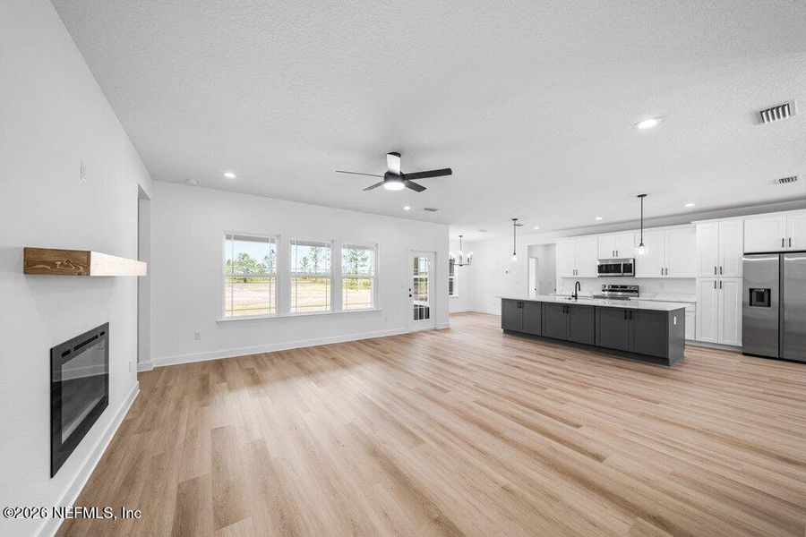 Spacious, unfurnished interior of a new home in , Sanderson (Image 33).